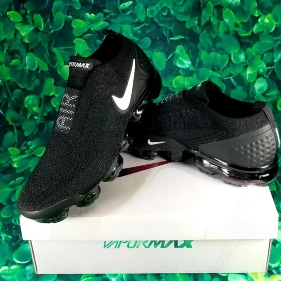 Nike Air Vapormax black Laceless Sneakers - Picture 7 of 16
